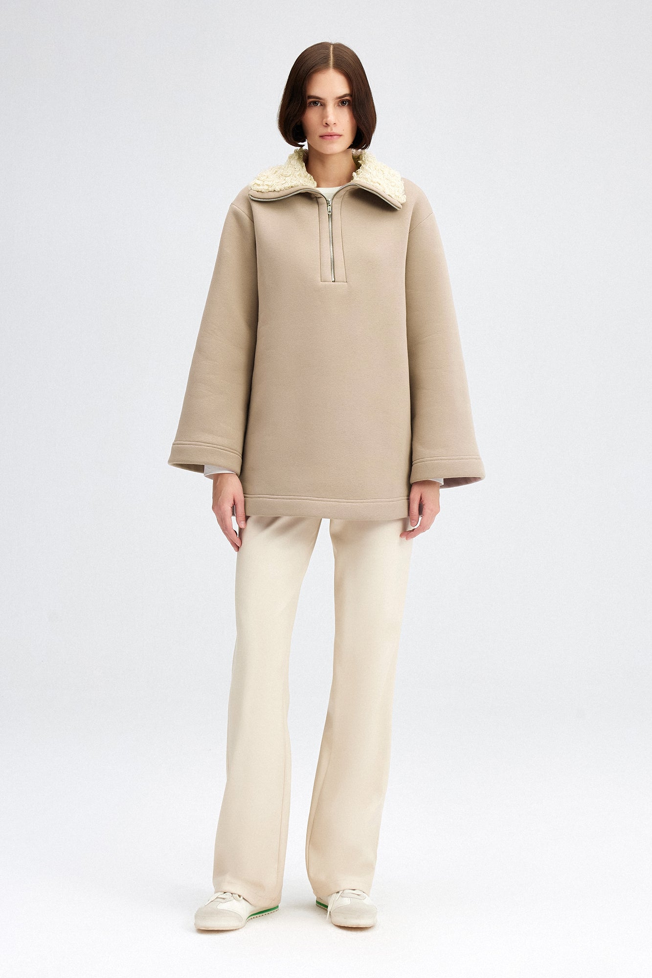YAKASI KÜRKLÜ SWEATSHIRT