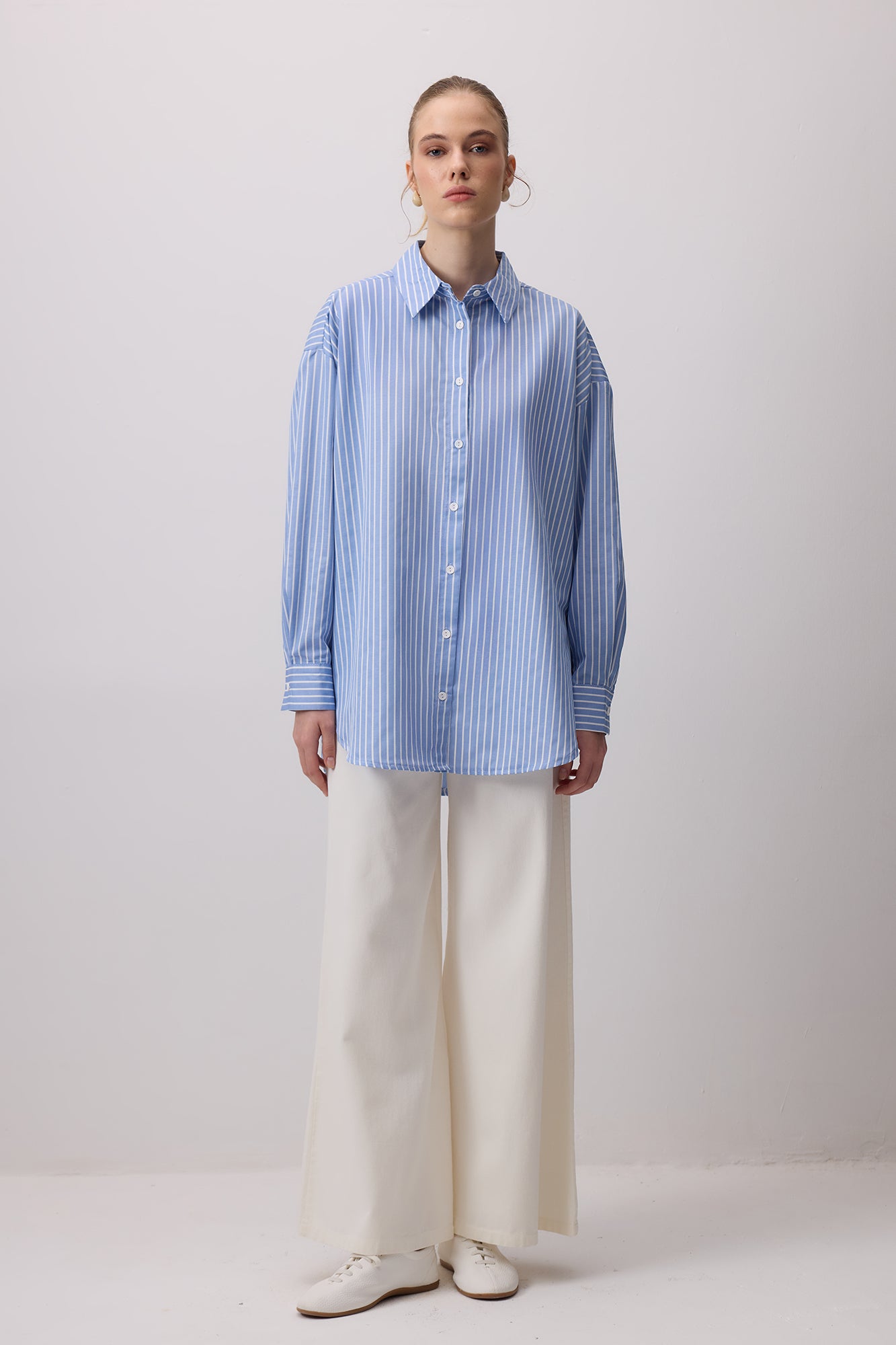 İNCE ÇİZGİLİ OVERSIZE GÖMLEK