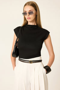 DİK YAKA BASIC T-SHIRT